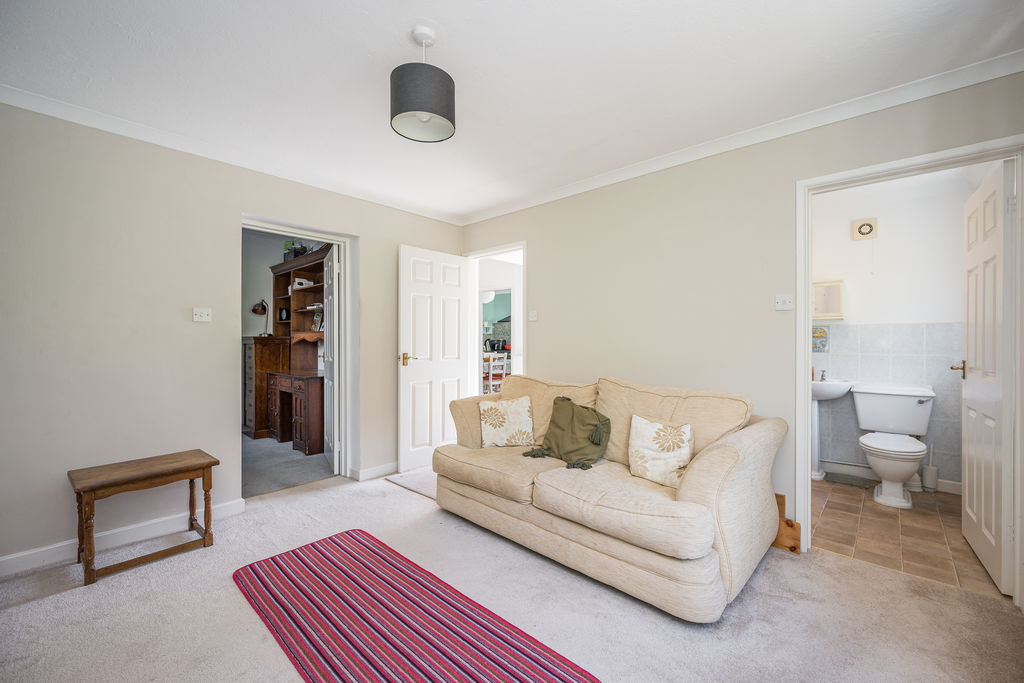 Lounge- click for photo gallery